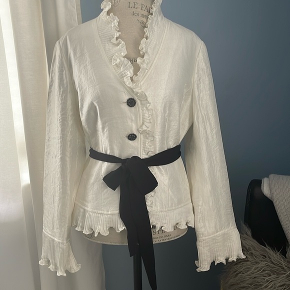 David’s Bridal Fancy Ruffled special occasion jacket - Picture 1 of 4
